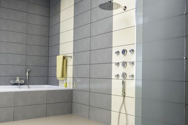 Deante - Podtynkowy panel o wielu funkcjach - rewolucja pod prysznicem